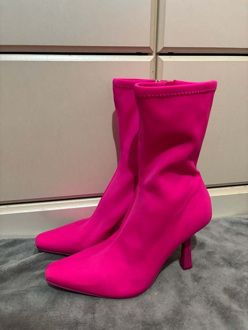 Steve Madden Vakay Pointed Toe Stiletto Sock Booties Hot Pink 7